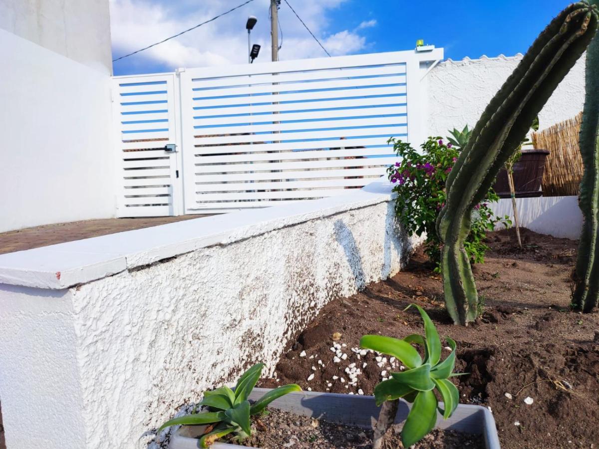 Al Meriggio Apartments Brucoli Luaran gambar
